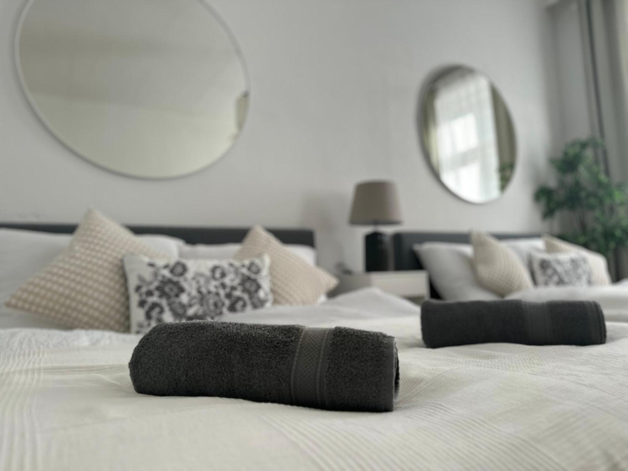 Spacious Apartment, 3 Min To U1 Reumannplatz Wien Exteriör bild