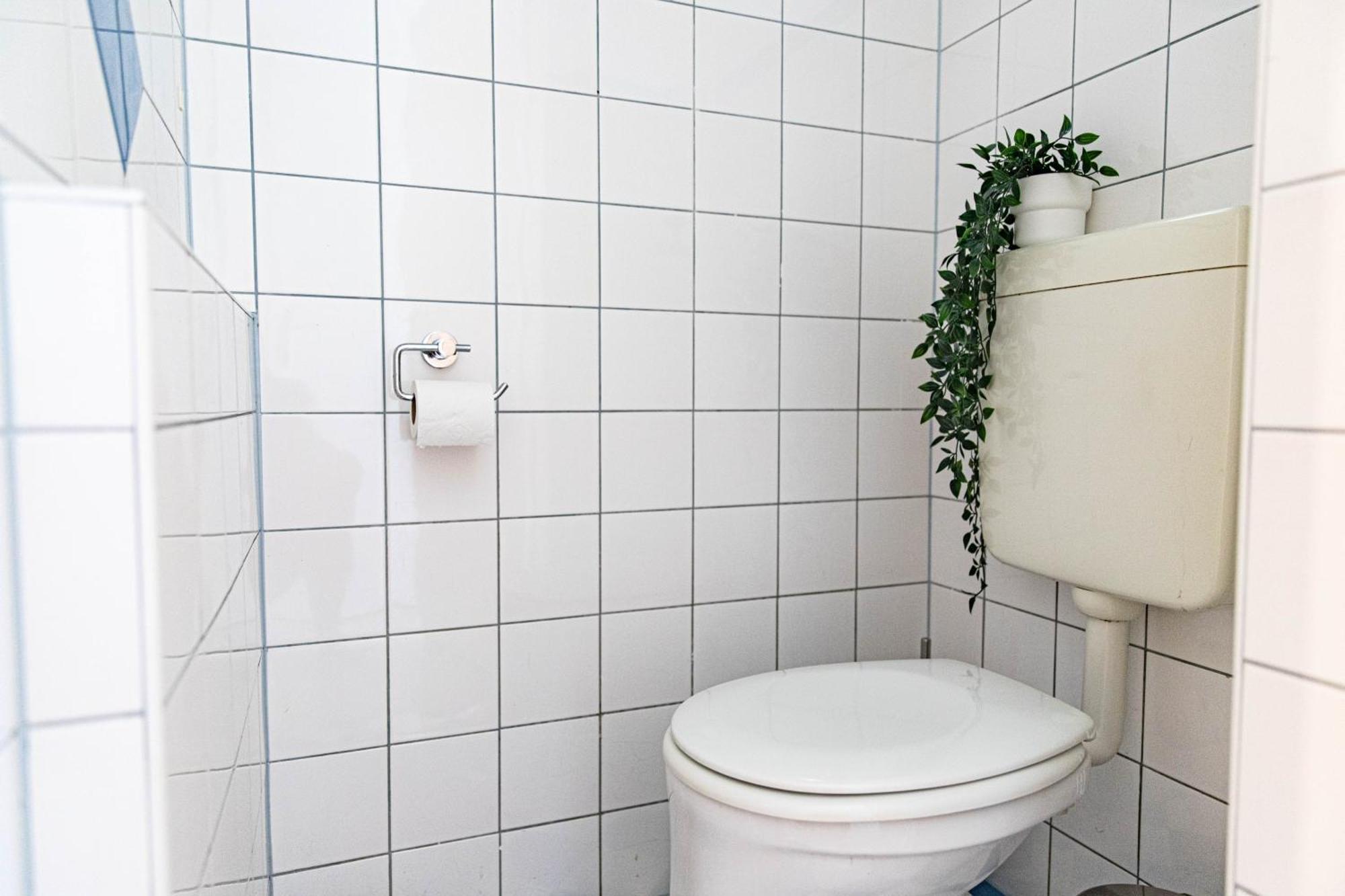 Spacious Apartment, 3 Min To U1 Reumannplatz Wien Exteriör bild